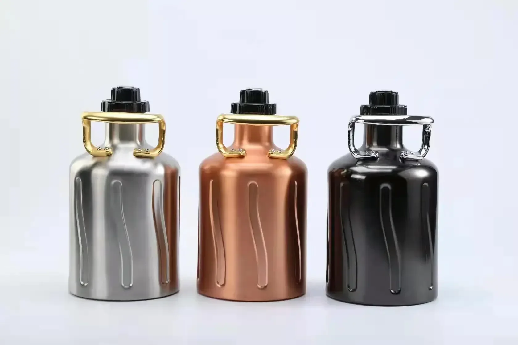 Wine Like Beer - ステンレス製2L/4L屋外断熱クラフトビール樽型ヒップフラスコ、観光用ワインアーティファクト、バーテーブルに置くものなど、飛ぶように売れる商品です。